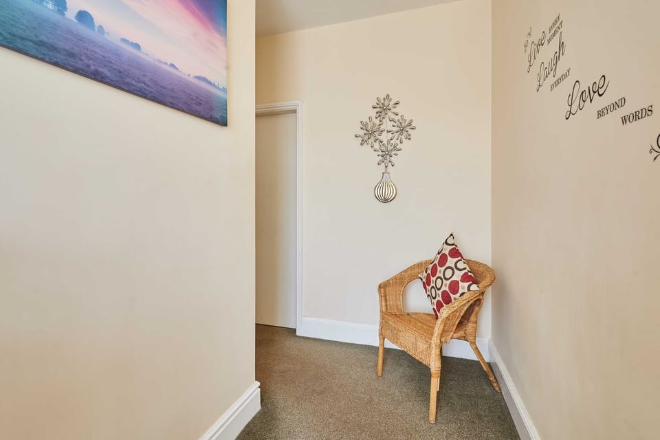 43 Norwood Street, Scarborough - Host & Stay