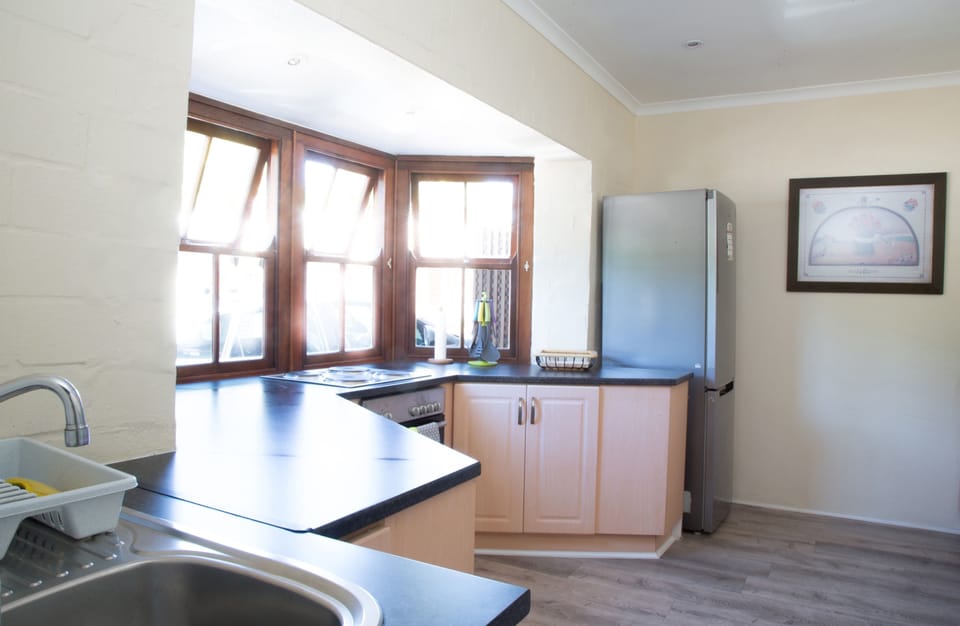 Fridge, coffee/tea maker, electric kettle