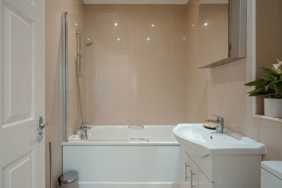 South Kensington 2-bed - Lift - Sleeps 6 Apartment in City of Westminster