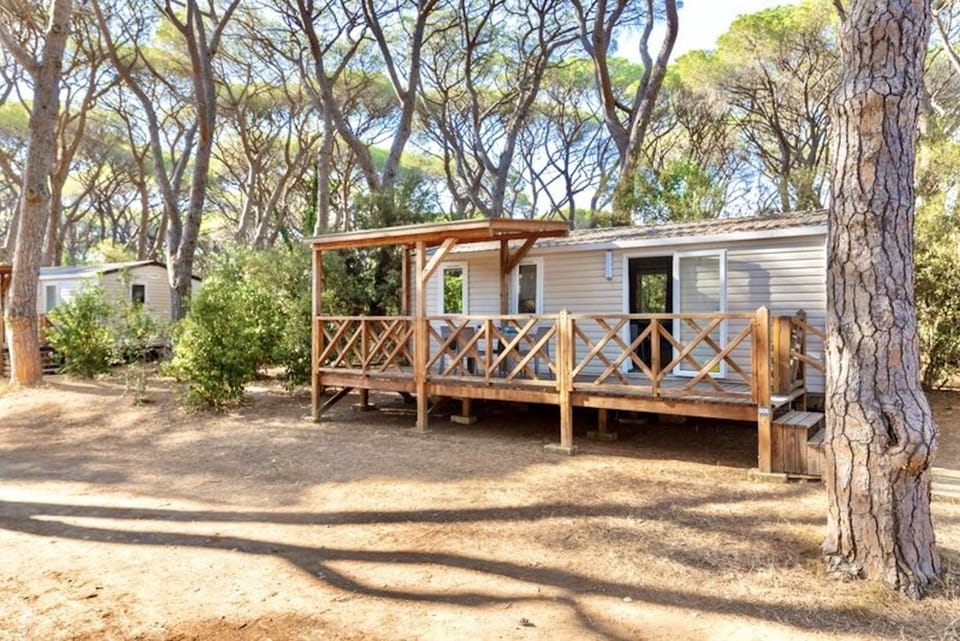Le Marze Superior Mobile Home, 6 Beds Lodge in Tuscany