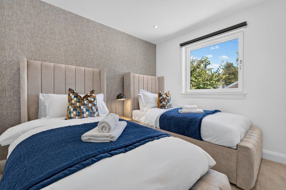 Twin Bedroom