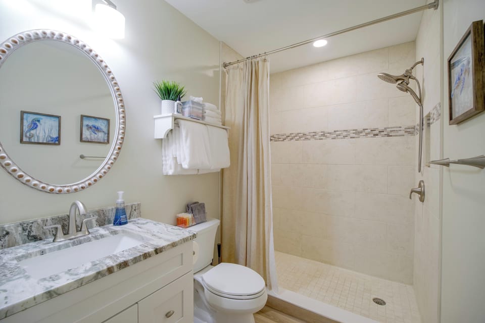 1/2 Mi to Ocean! 'coastal Charm' Private Suite Apartment in Indian Harbour Beach