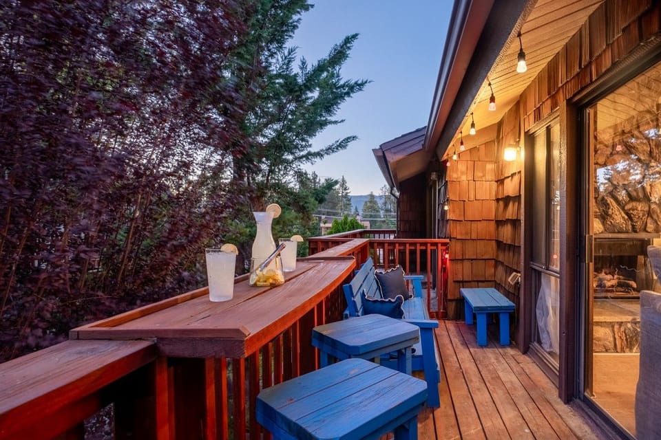 Summit Playhouse - Deck Seating