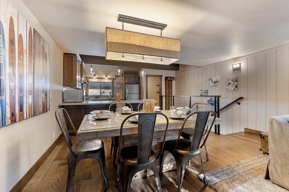 Summit Playhouse - Dining Room 3