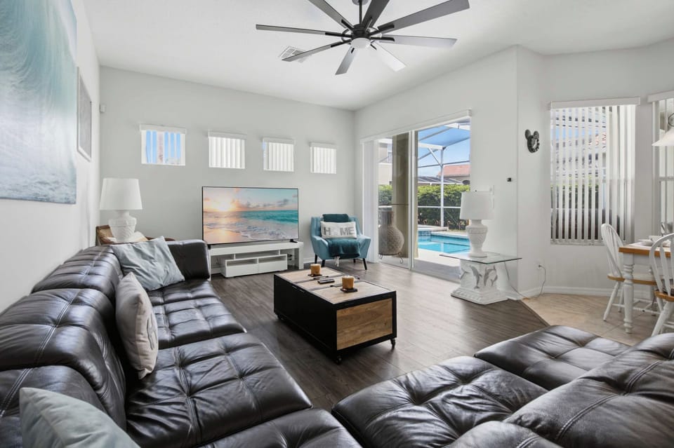 Pool & Princess Suite Near Disney Tuscan Hills House in Polk County