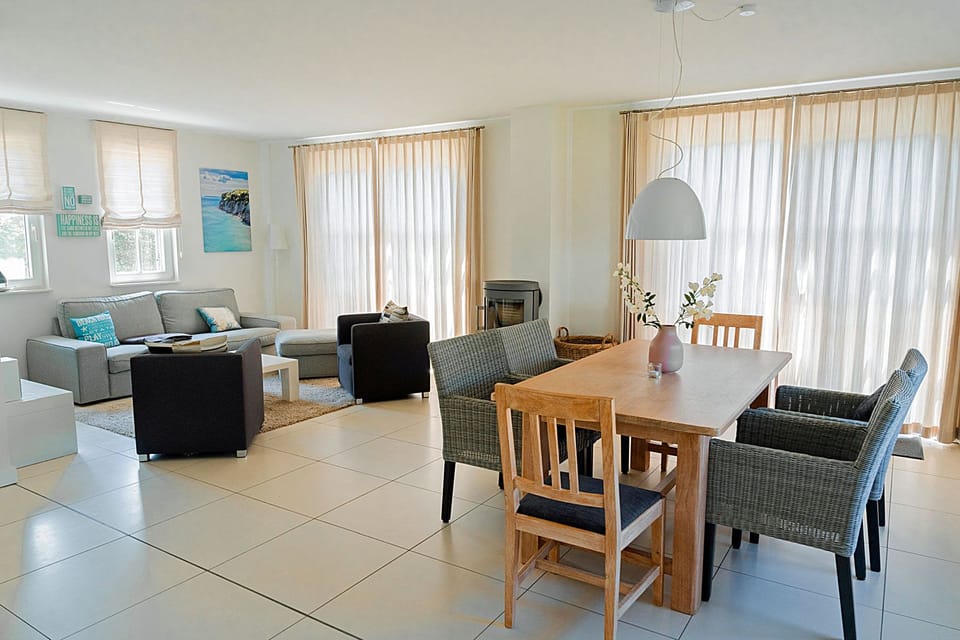 Vacation home with a fireplace and sauna, about 500 meters from the sandy beach; pets welcome House in Glowe