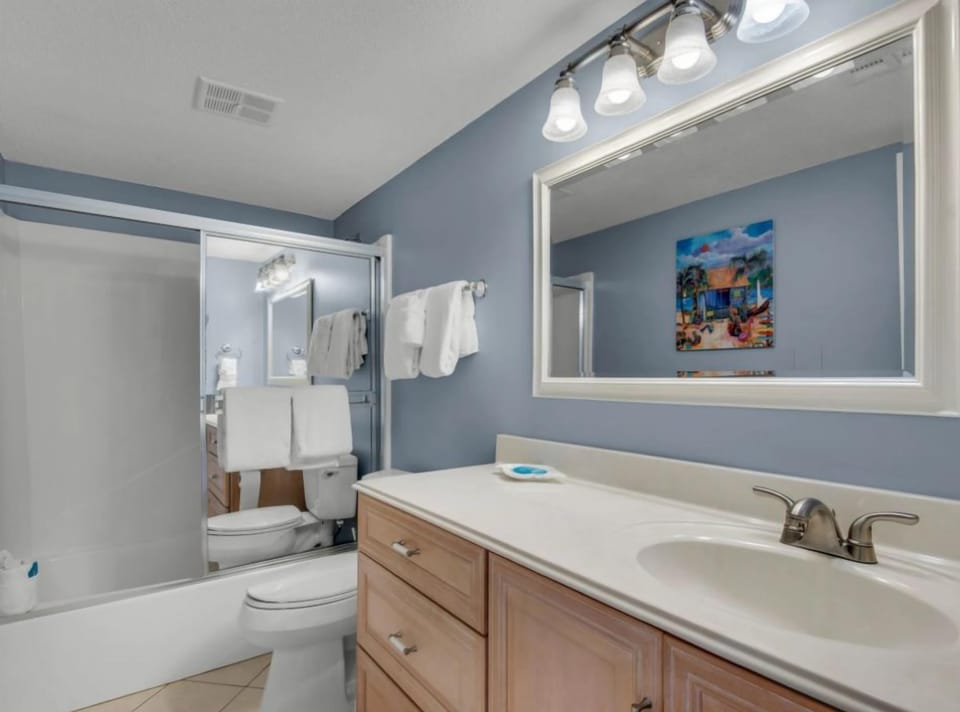 Full Bathroom with Tub & Shower Combo
