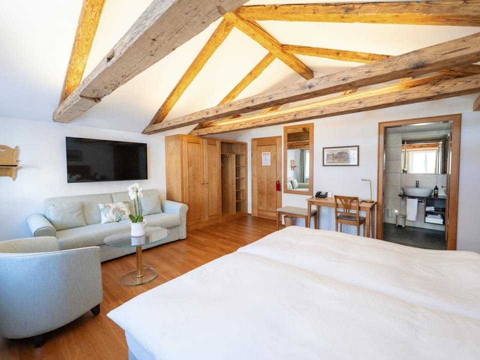 Family Room | Hypo-allergenic bedding, minibar, in-room safe, desk