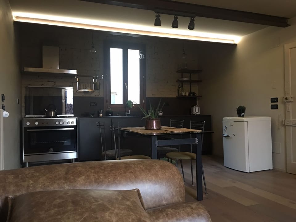 Luxury Apartment Near the Duomo with Air Conditioning and Wi-Fi Apartment in Florence
