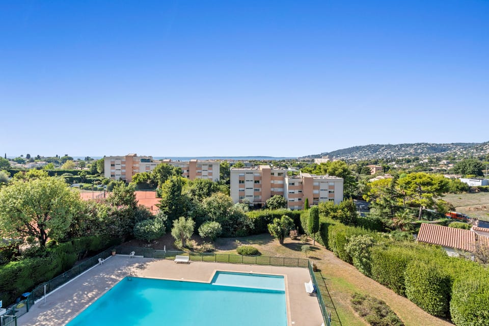 Le Panoramic Lérins - 2km de la Plage Apartment in Antibes