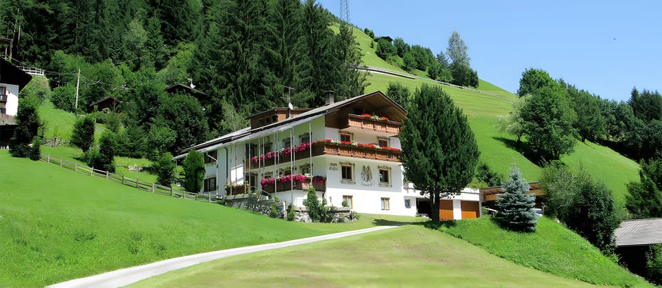 Apartment '2' with Mountain View, Private Terrace and Wi-Fi Apartment in Trentino-South Tyrol