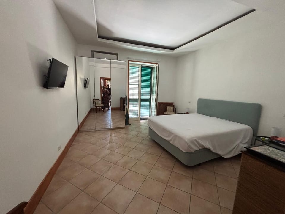 Fabulous 2-bedroom apartment in Pozzuoli just 2 minutes away from the waterfront Apartment in Pozzuoli