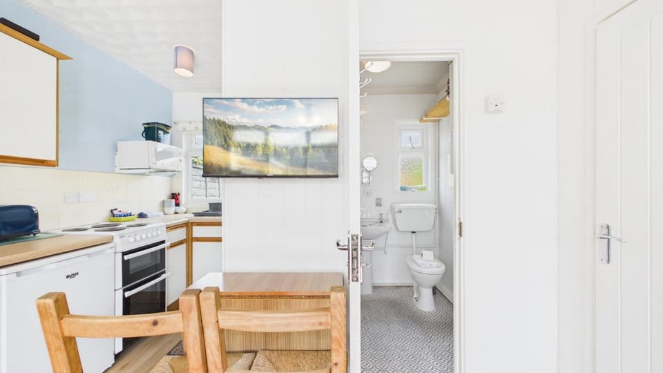15 Bridal Mews - 2 Bedroom Chalet - Mumbles Chalet in The Mumbles