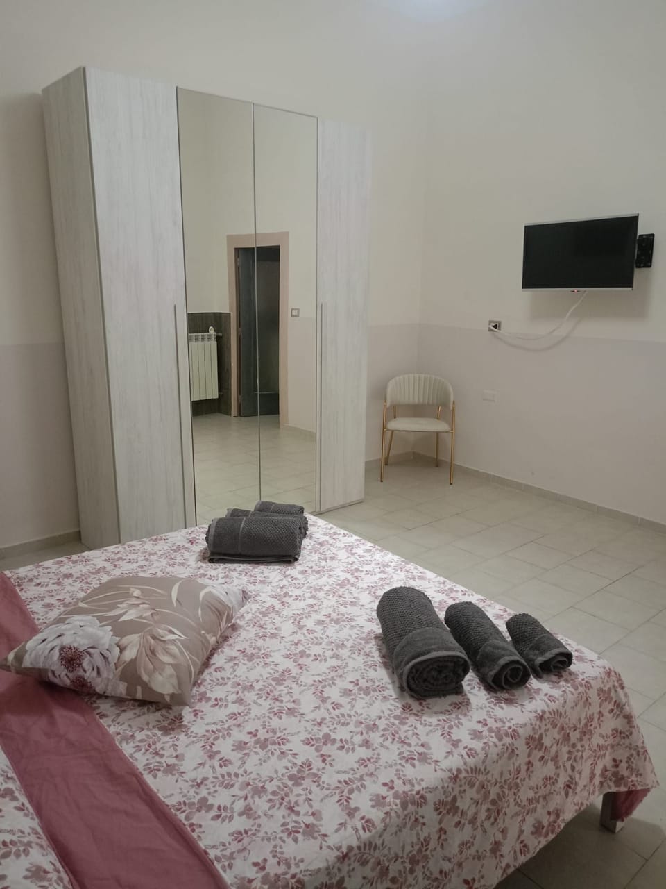 2 minutes from the Royal Palace of Caserta: Fede & Anto's Home Apartment in Caserta