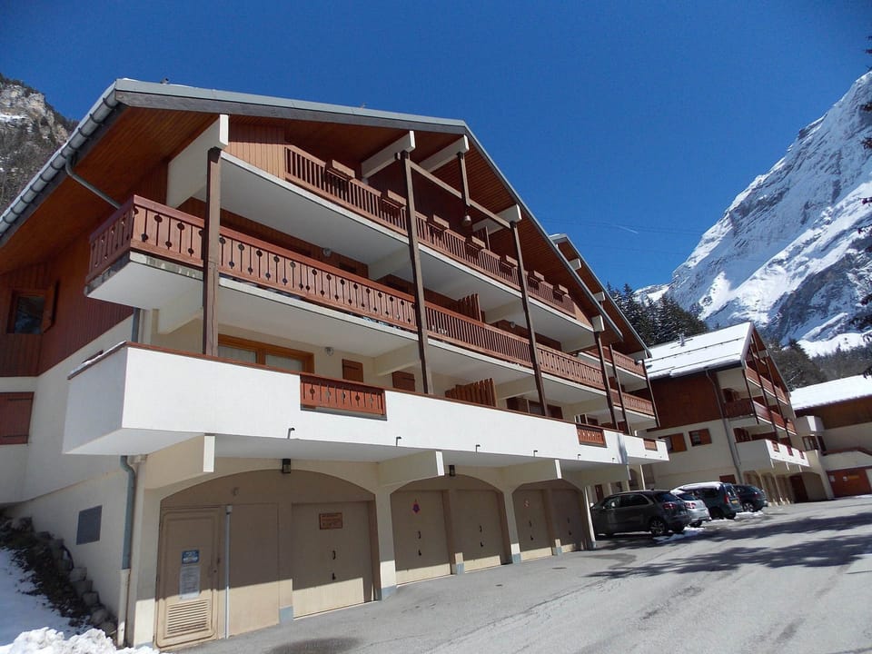 Spacious south-facing apartment - 6 guests Apartment in Pralognan-la-Vanoise