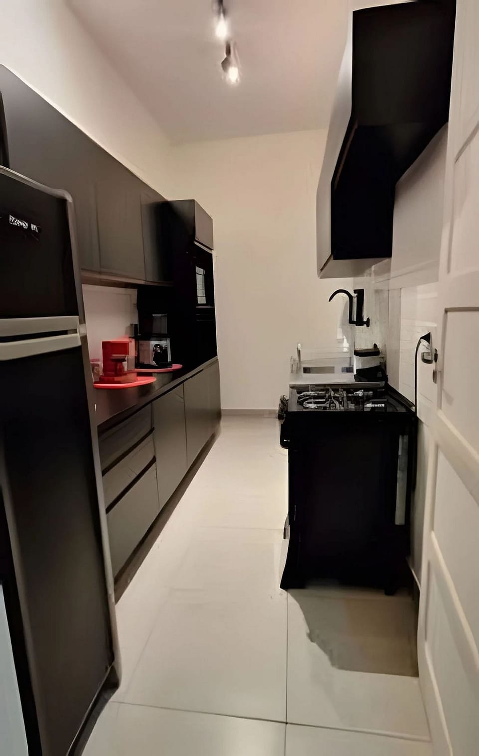 Classic Studio | Private kitchen | Full-size fridge, microwave, oven, stovetop