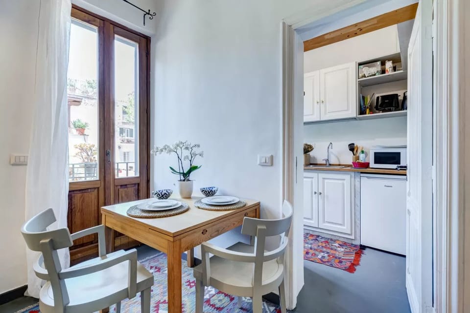 Comfort Penthouse, City View | Dining