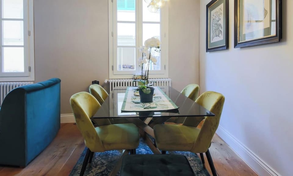 CONTEMPORARY FLORENCE APARTMENT WITH 3 BEDROOMS & 3 BATHROOMS Apartment in Florence