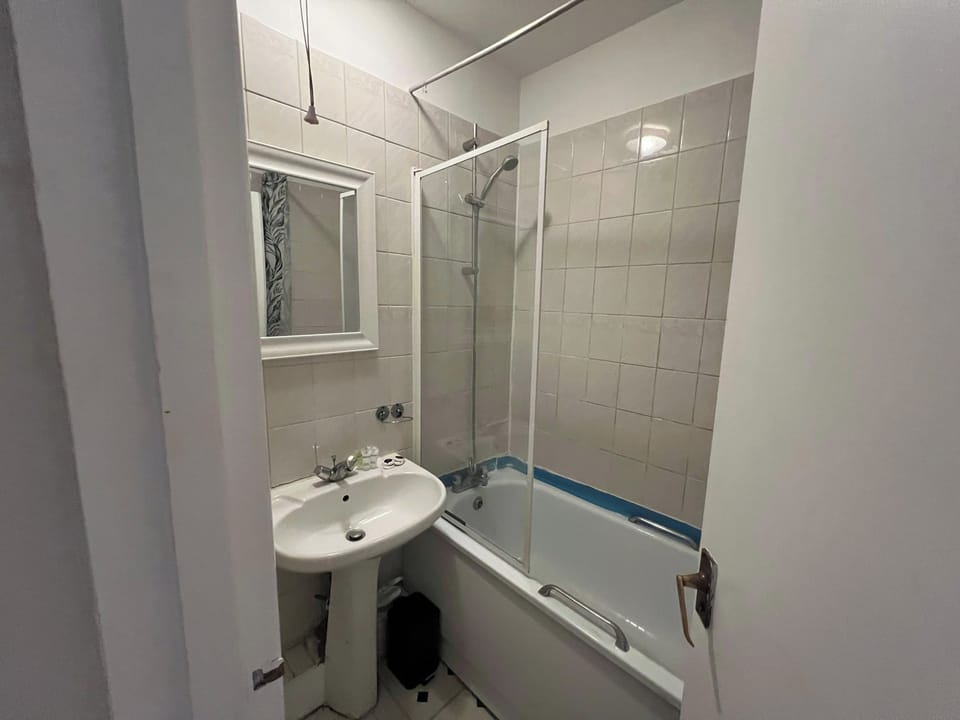 Apartment Sleeps 6 With Pets Welcome Apartment in Croydon
