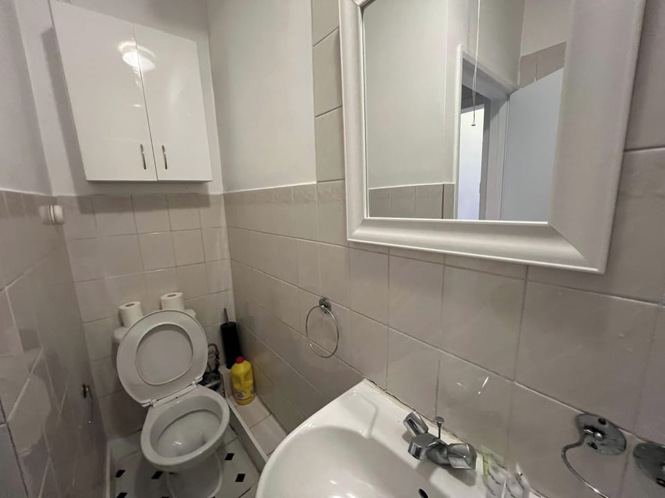 Apartment Sleeps 6 With Pets Welcome Apartment in Croydon