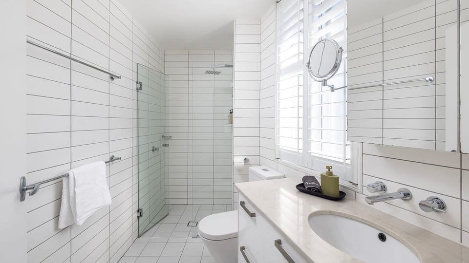 Bathroom 2 | Ensuite | Shower, toilet, vanity