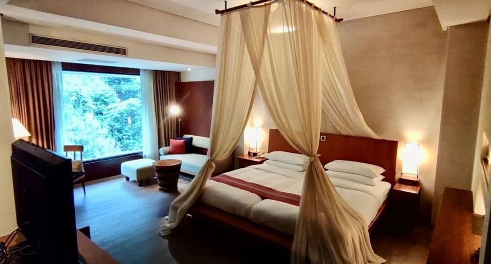 Grandview Twin Room, River View (Include French Dinner and American Breakfast) | 1 bedroom, premium bedding, down comforters, free minibar