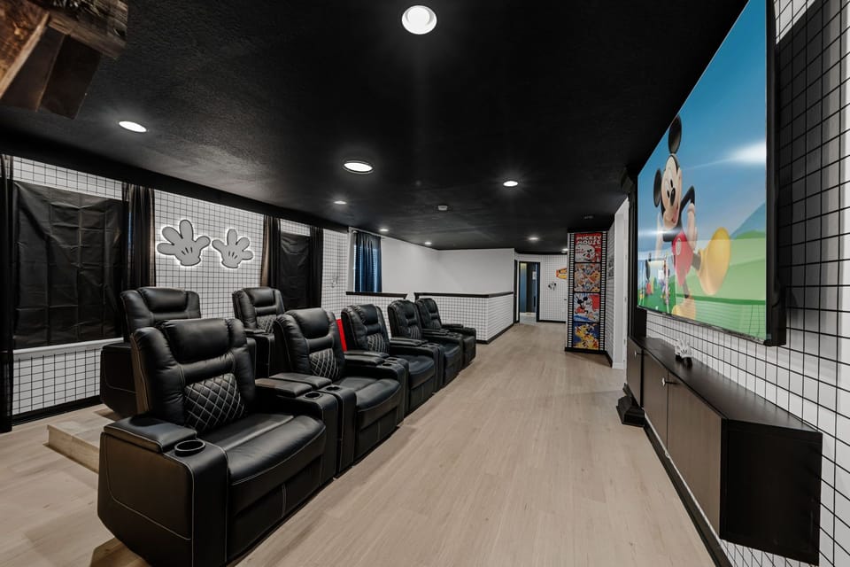 Tonight’s feature begins whenever you say so. Sink into one of the plush theater recliners, claim a cupholder and enjoy your family’s favorite movie on the giant screen in this private Mickey-inspired cinema.