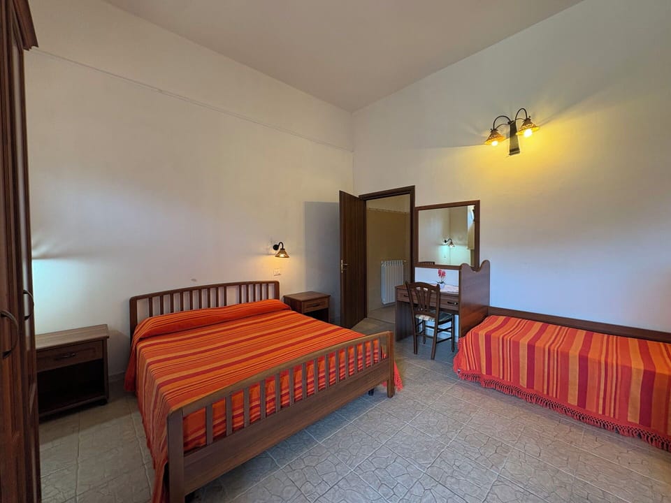 Autumn, Bedroom, Spring, Summer