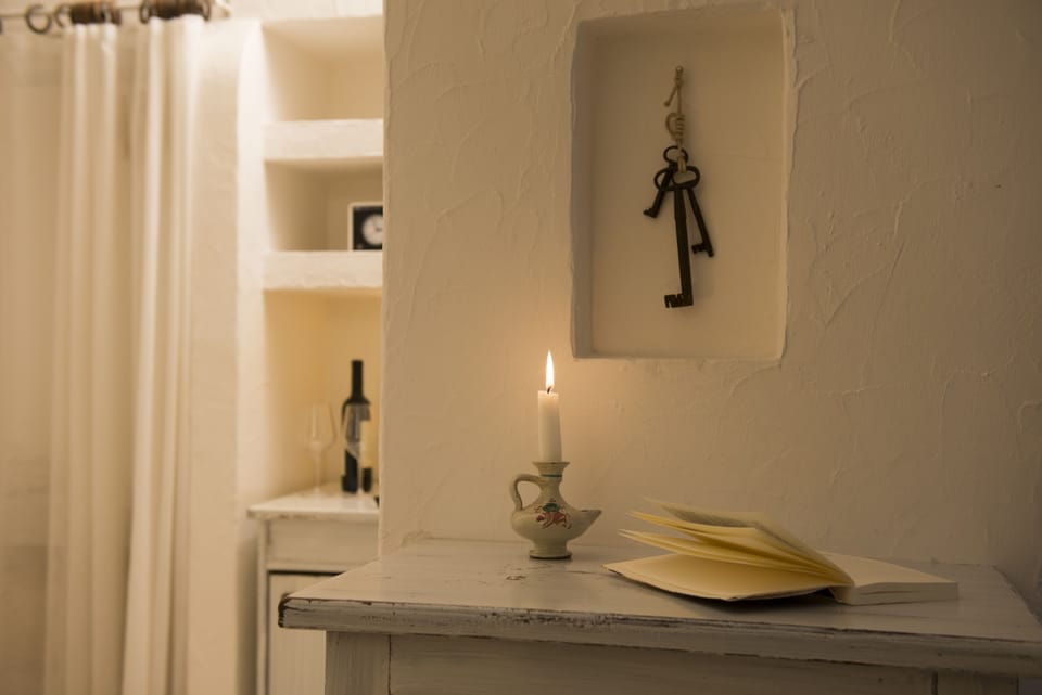 Minibar, blackout drapes, free WiFi, bed sheets