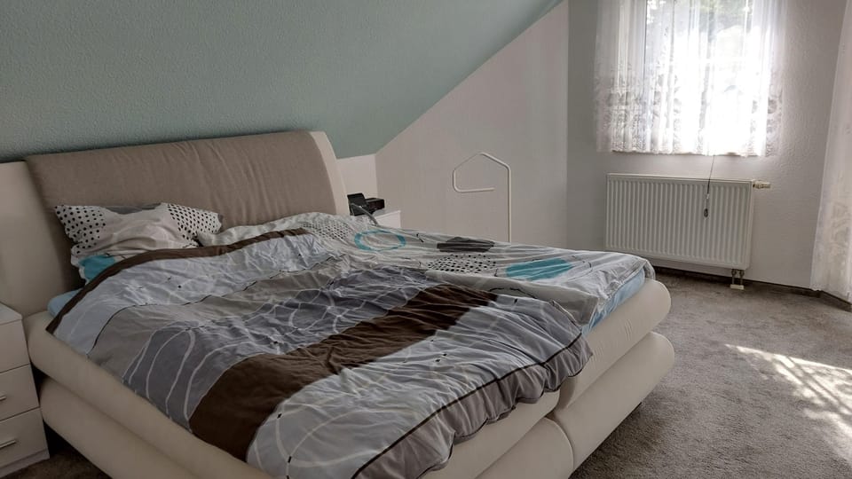 Holiday Home 'Einfamilienhaus Mit Garten' with Private Terrace, Private Garden and Balcony House in Erfurt