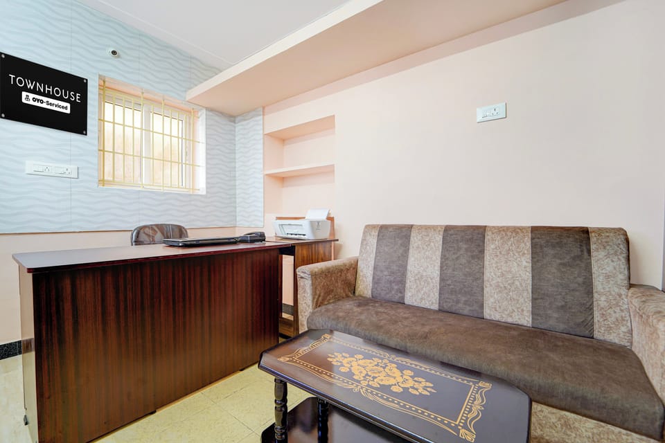 Super Townhouse Saibaba Colony Bus Hotel in Coimbatore