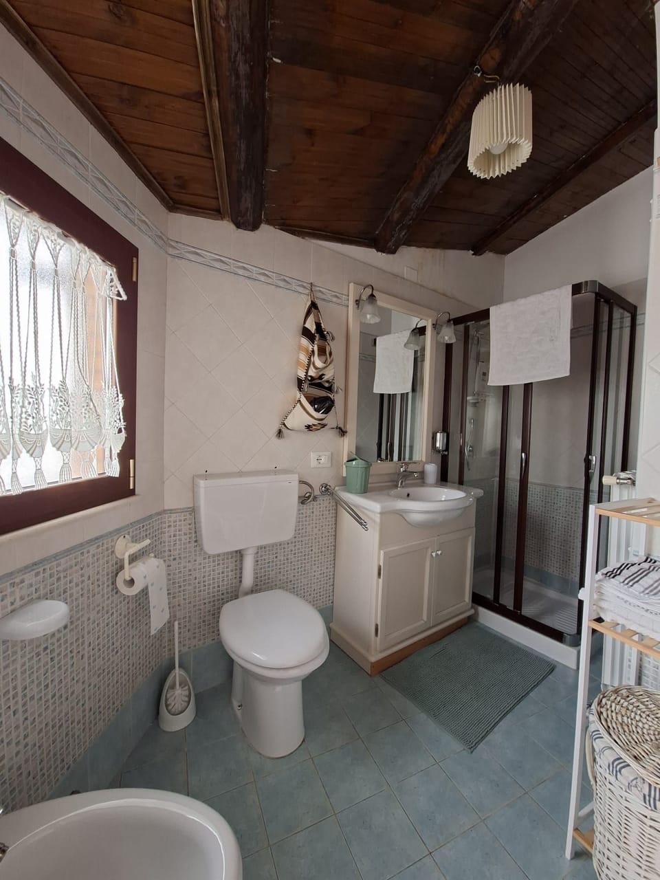 A house in a medieval village with a fireplace and terrace, perfect for families and nature lovers. House in Abruzzo