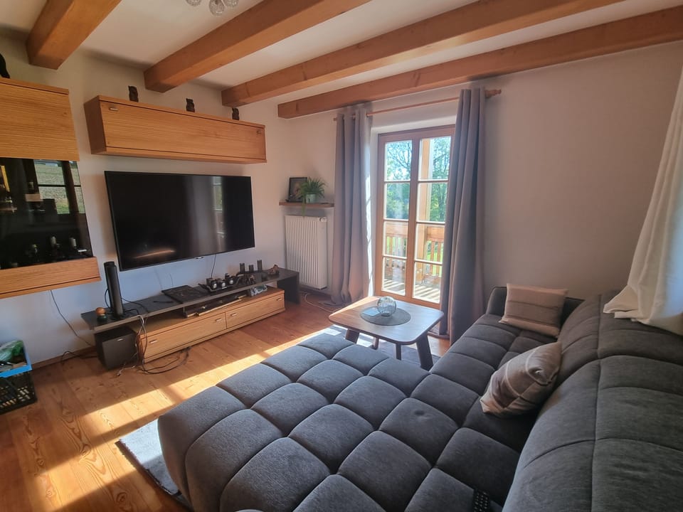 Apartment 'Kleines Glück in der Natur' with Balcony, Terrace, Whirlpool and Fire Pit Apartment in Deggendorf
