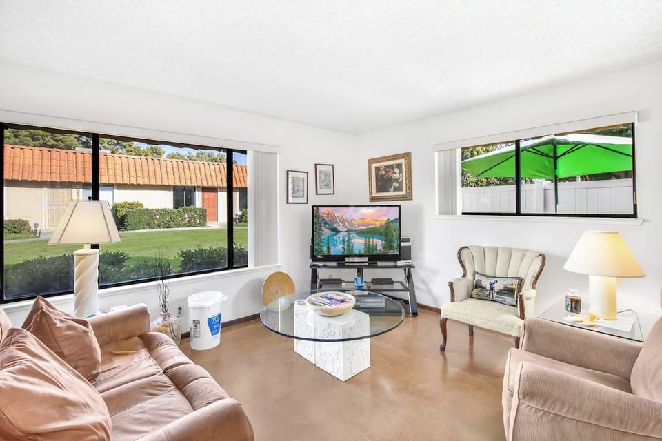 K0561 - Living Room