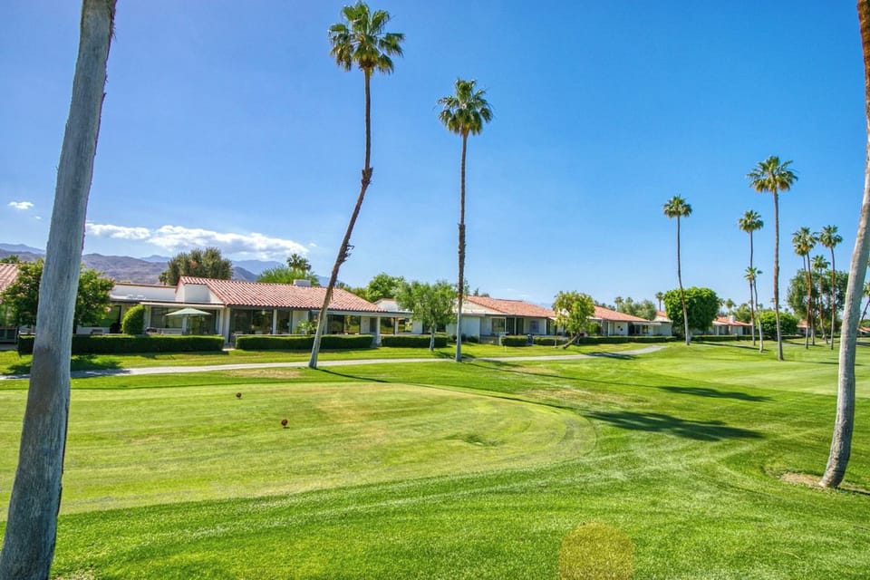 K0568 - Golf Course Views
