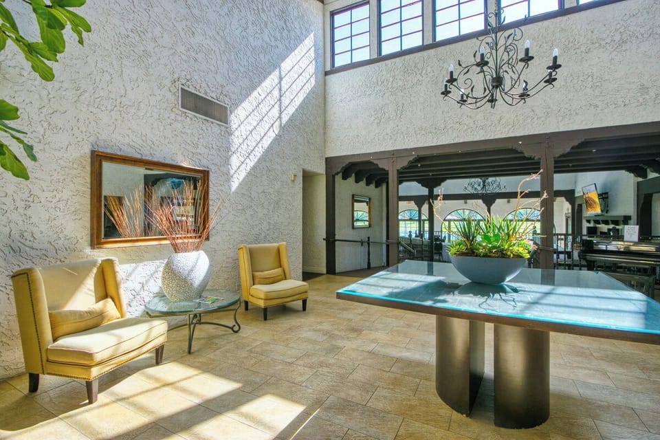 K0568 - Rancho Las Palmas Club House