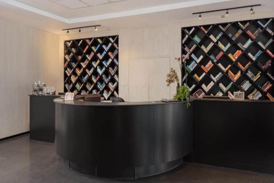 Entrance / Reception