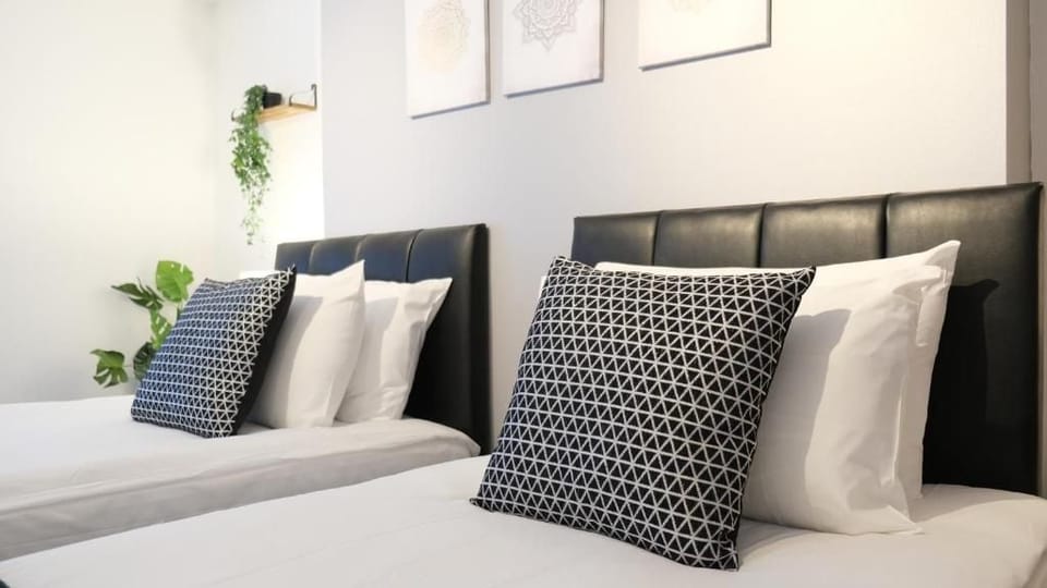 Modern 2-Bed Flat, Bedford House in Bedford