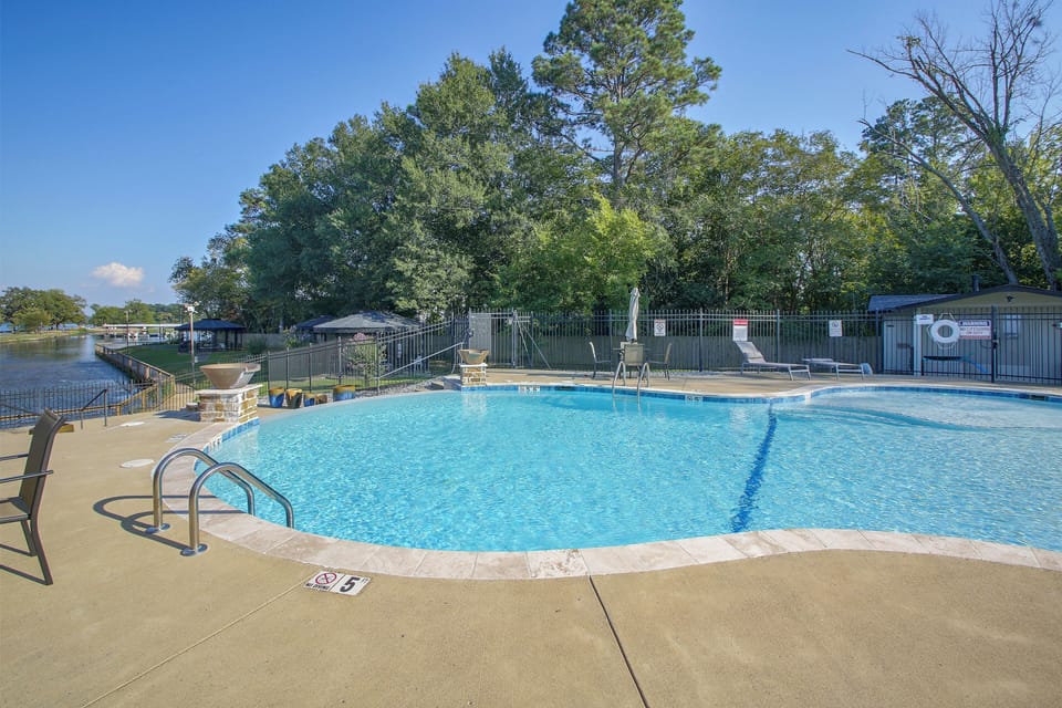 Emerald Isle Community Amenities