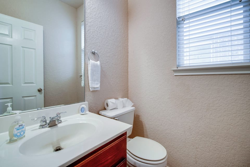 Half Bathroom | 1st Floor