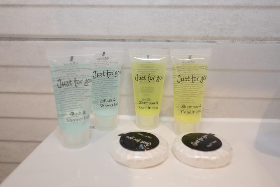 Bathroom amenities