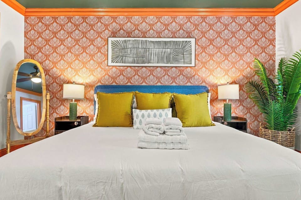 Sleep in Comfort – Enjoy the comfort of a plush king-size bed, where you can drift off into a peaceful sleep after a day of adventure.
