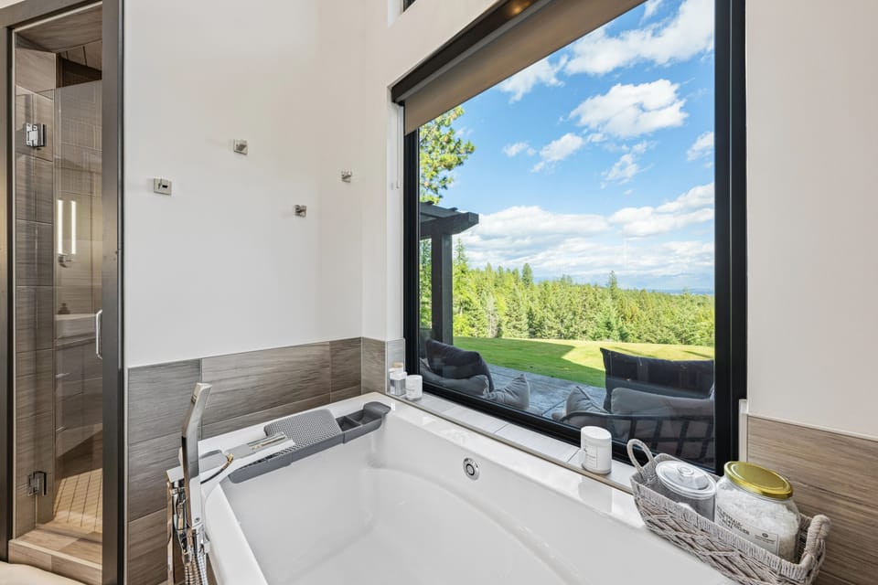 Soaking tub with amazing views. | Main Level