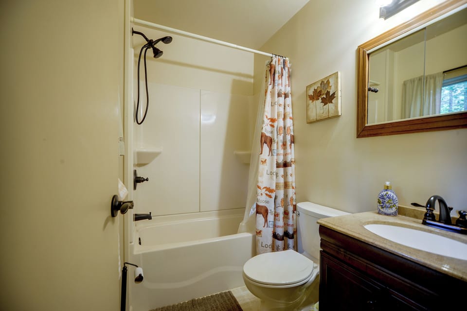 Bathroom | 1st Floor