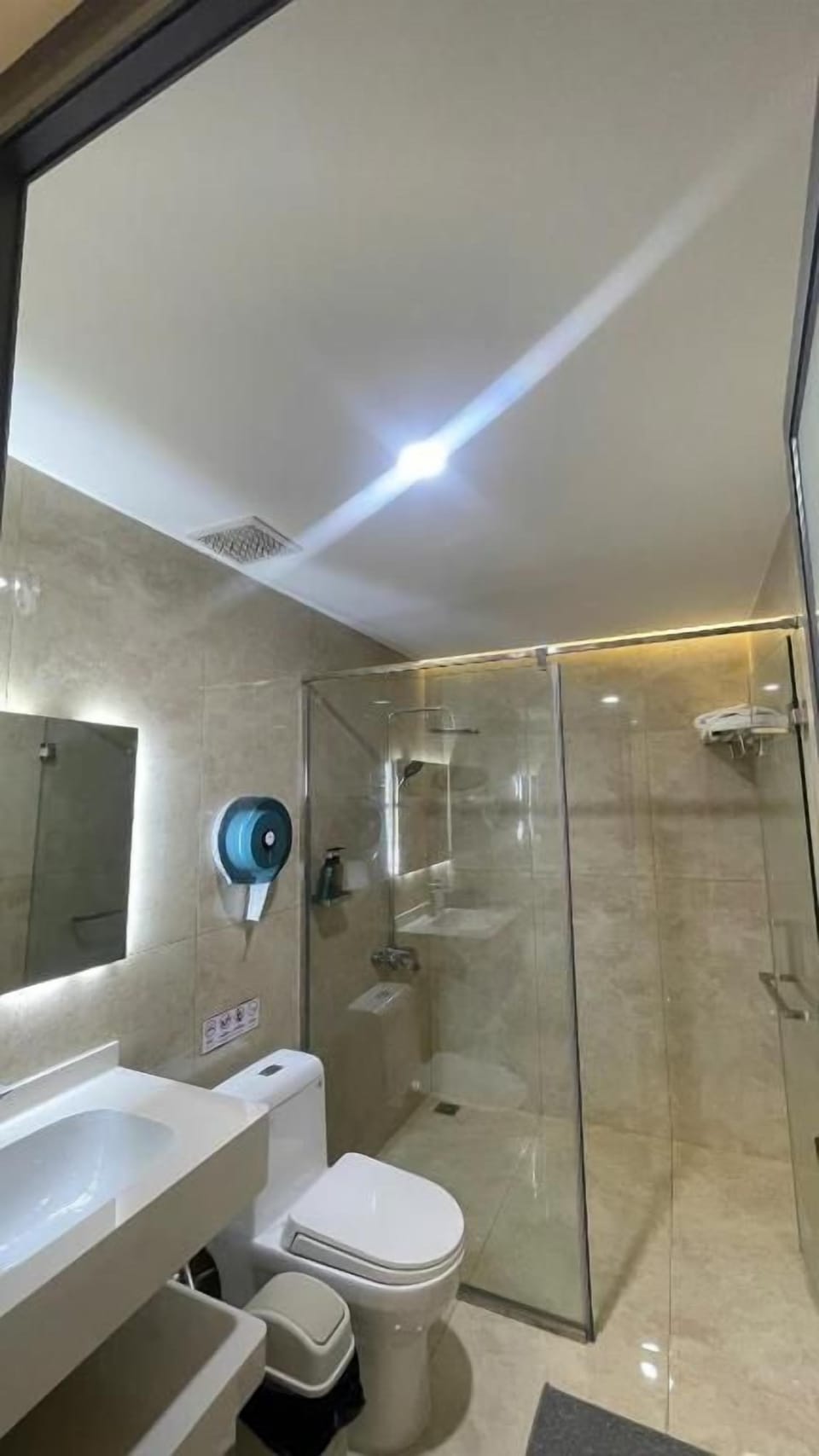Nha Hang & Khach San Phuong Vi Hotel in Vietnam