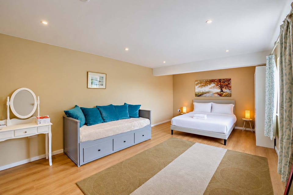 Yeomans House, Canterbury - Host & Stay