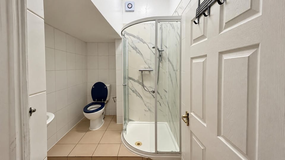 East London Studio, Sleeps 2 With Wifi Apartment in London