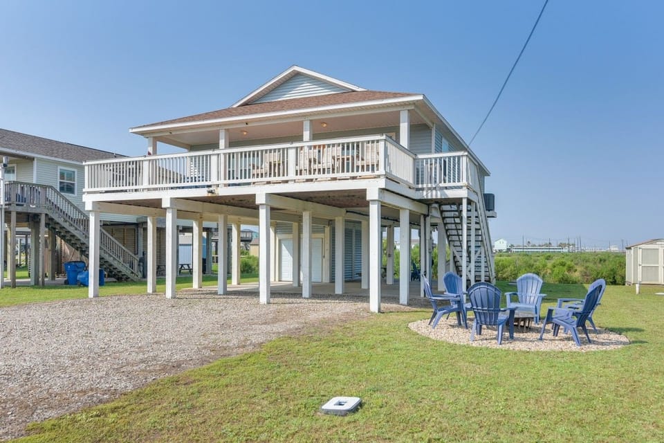 Exterior | Elevated Design | Outdoor Seating Area