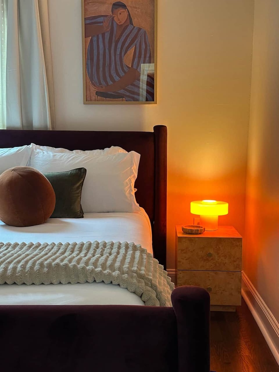 Second bedroom queen bed moody 