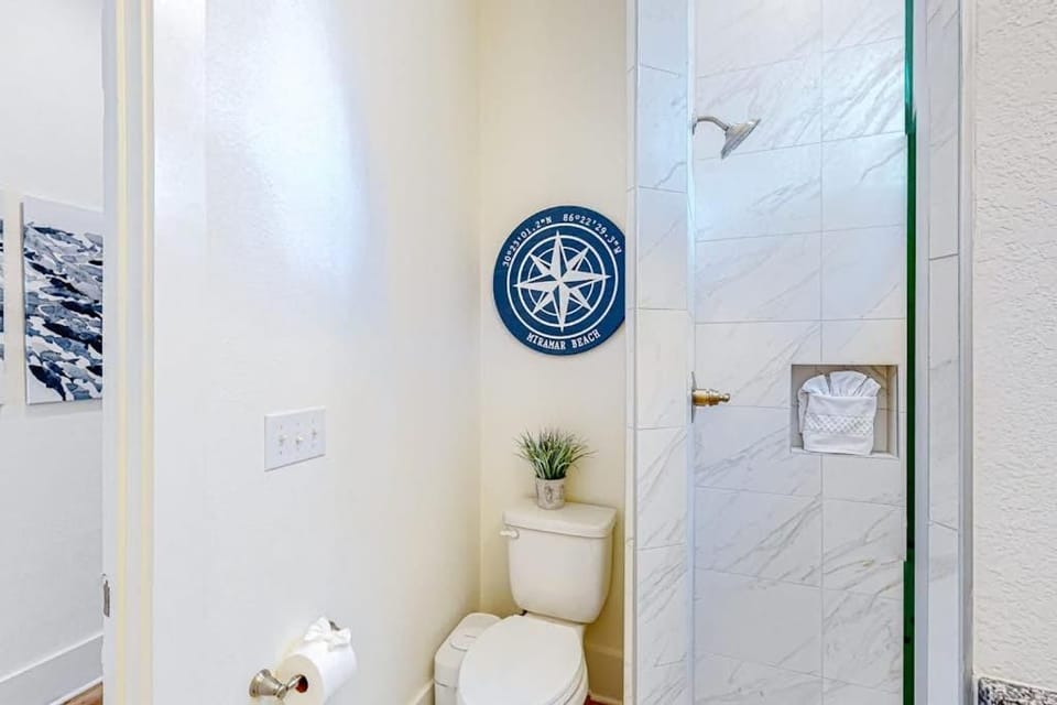 Hallway Bathroom equipped with Walk-in Shower